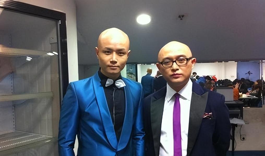 回顾情感导师黄菡倒追初恋结婚后恩爱32年女儿比她还好看