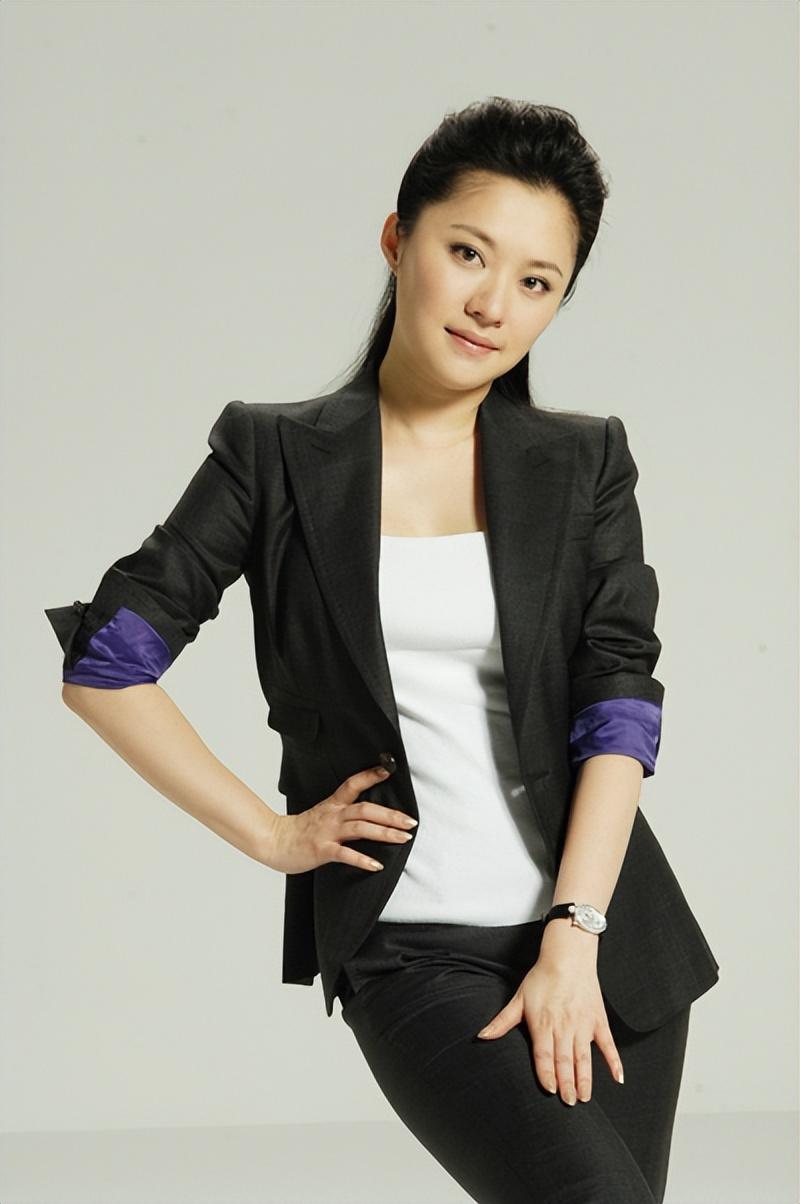 回顾紫凝从吉林长春走出的央视著名主持人男友在雾中迷路了