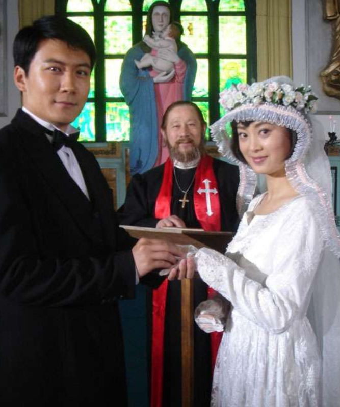 回顾谢润曾因傅文佩一角爆红结婚后为家庭放弃事业如今咋样