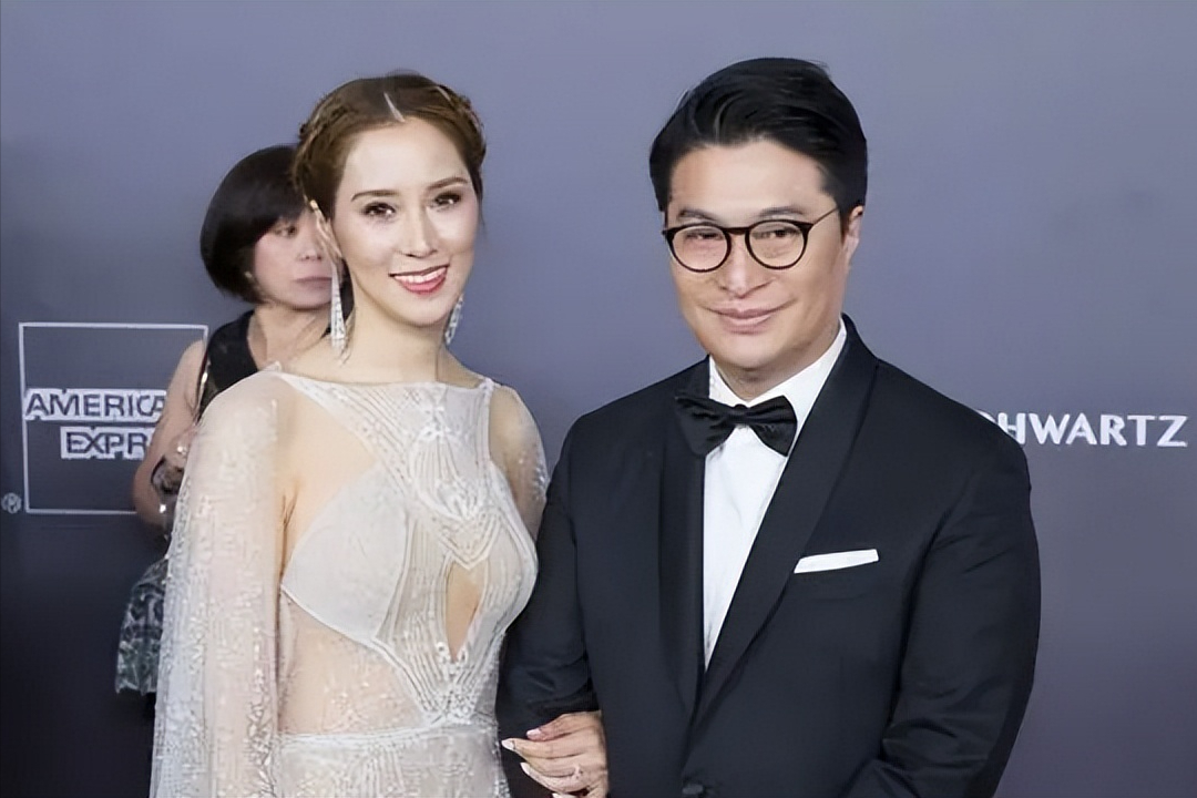 像李嘉诚这样的豪门家族,徐父徐母自是满意的不得了,两人相恋后很快