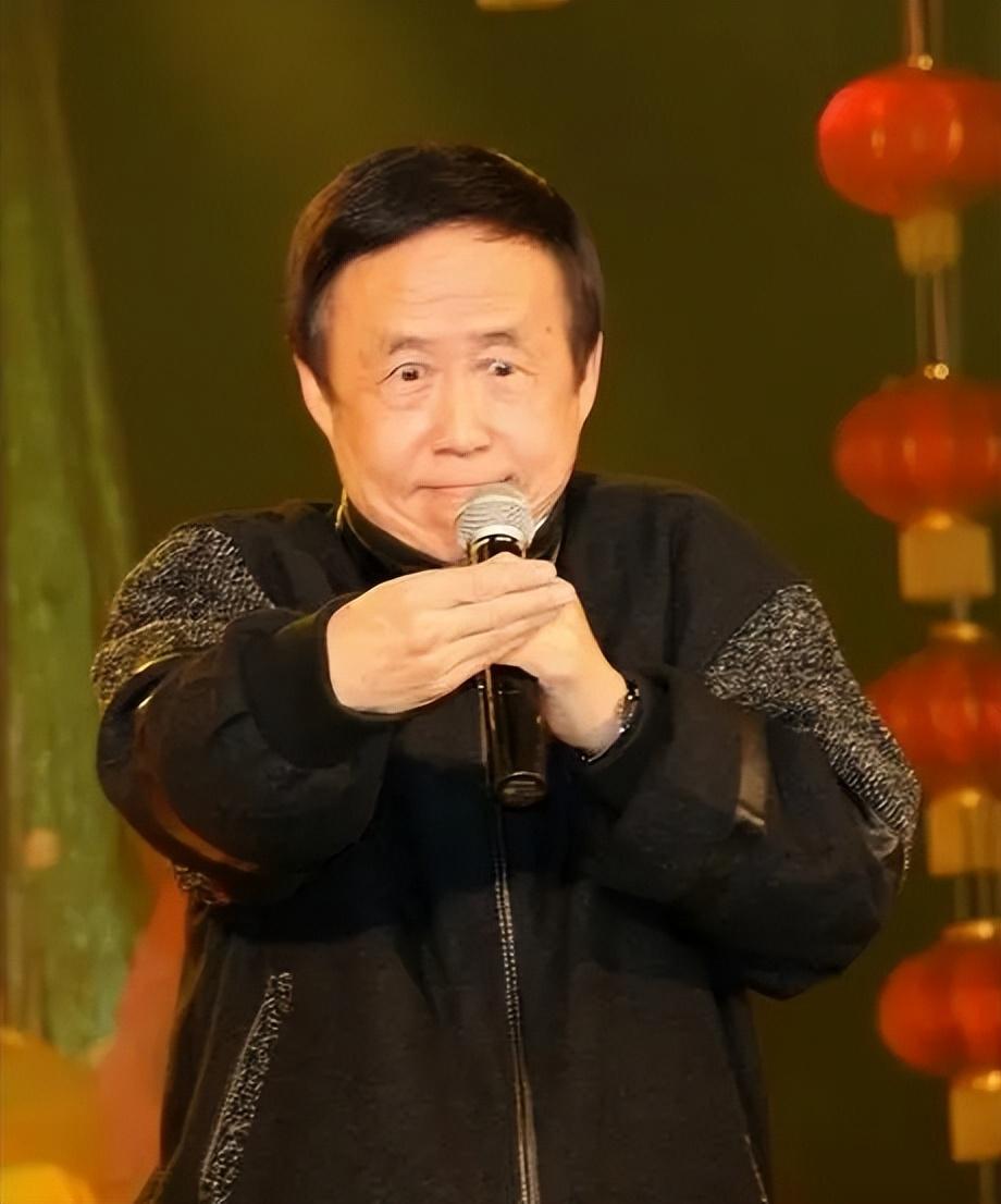 回顾艺术家田连元晚年痛失公务员儿子他和老伴将儿媳当女儿