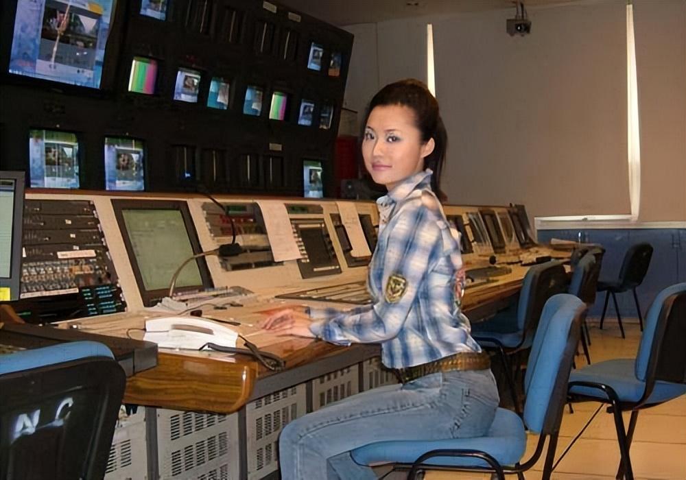 回顾紫凝从吉林长春走出的央视著名主持人男友在雾中迷路了