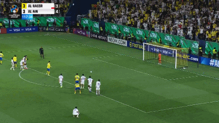 但我不会说这是阿伟罗历史上第一次遭遇最快的回旋镖,点球大战第一轮