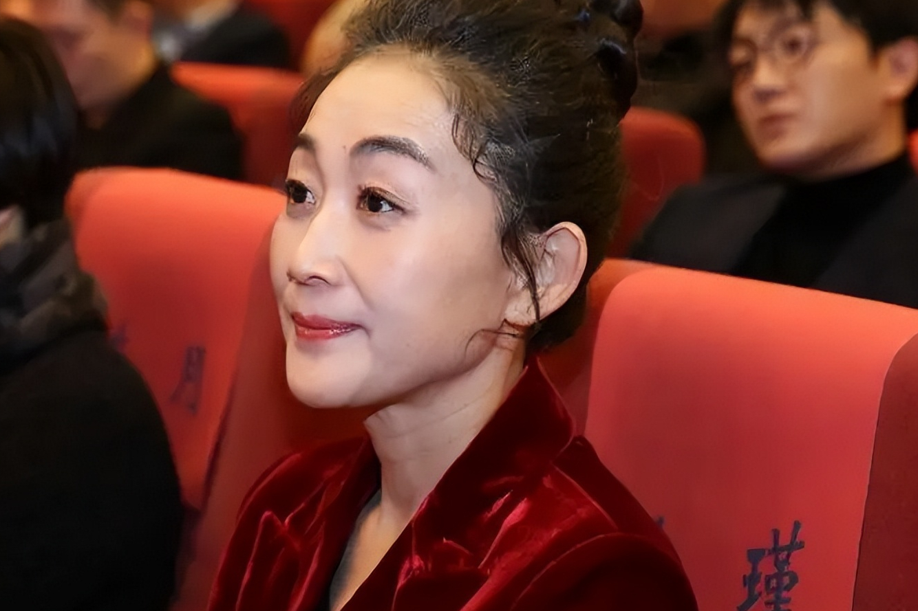 回顾陈瑾20年不吃米饭与哥哥相约不结婚不生育如今过得怎样