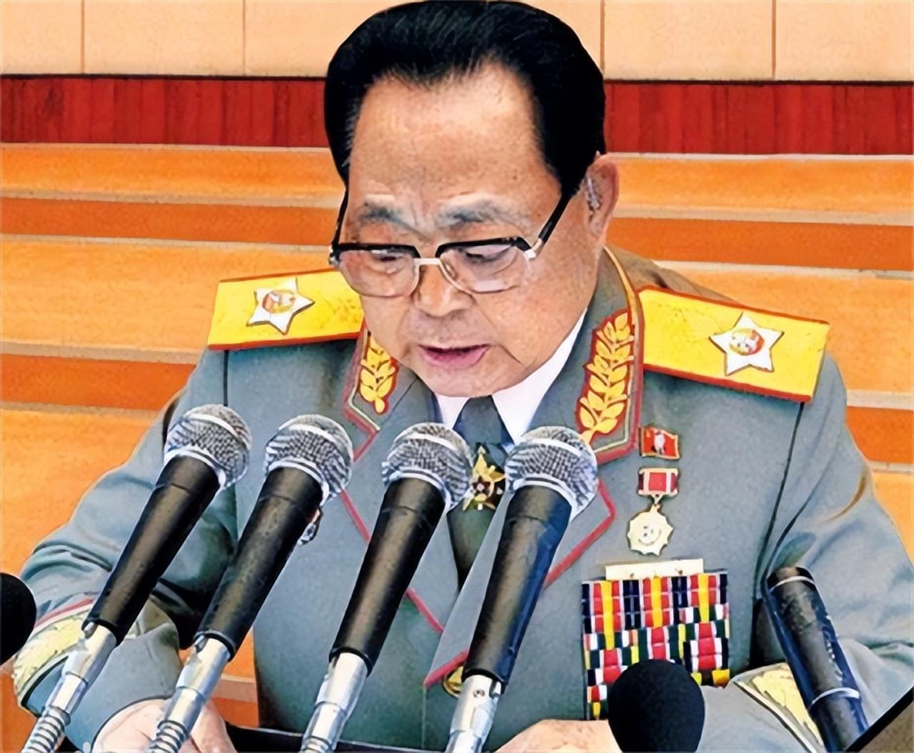 镇压朝鲜第六军团叛变的金永春,92年升大将,95年次帅,16年元帅