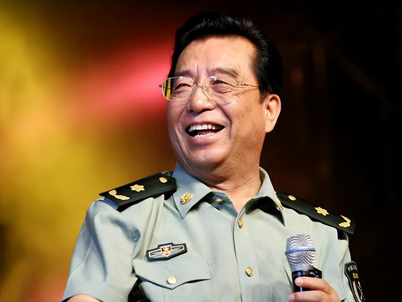 回顾李双江大儿子李贺在没有父爱环境中成长托起父亲继母晚年