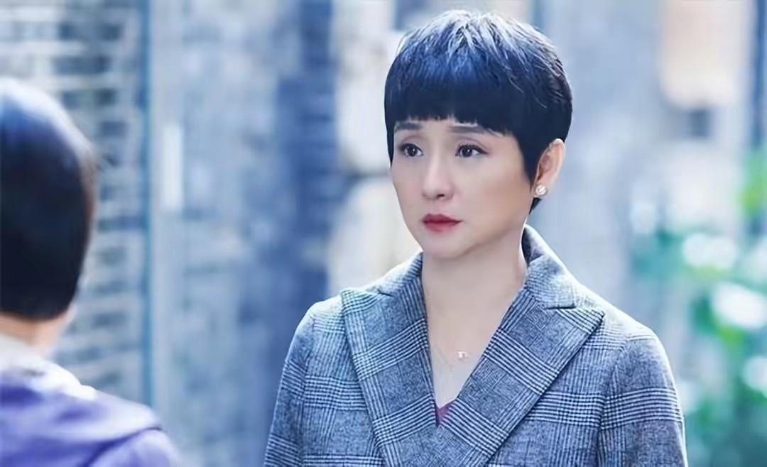 回顾孔琳初恋败给蒋雯丽如今54岁仍未婚她的人生真是太苦了