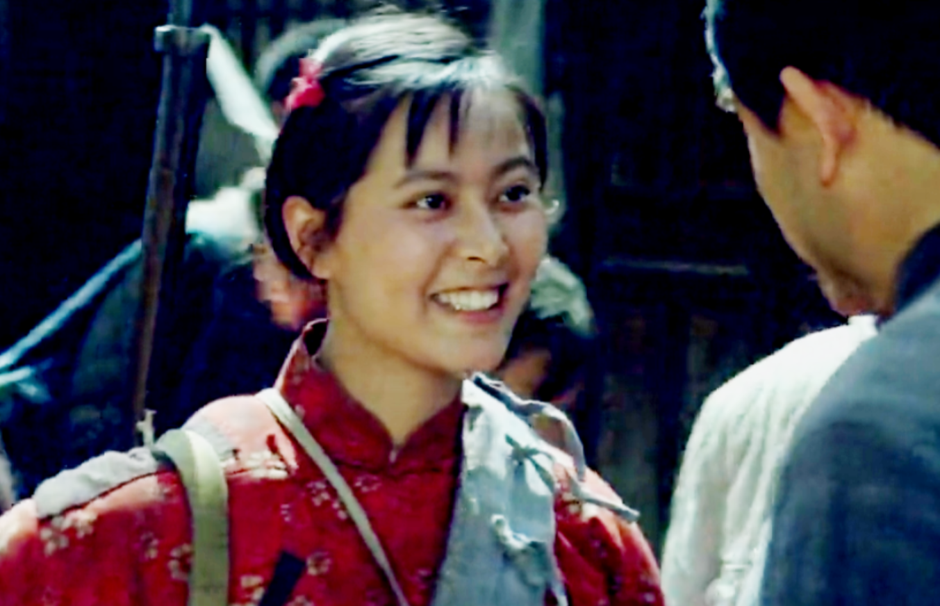 回顾演员壮丽嫁唐国强婚后连生两子如今一家五口幸福美满