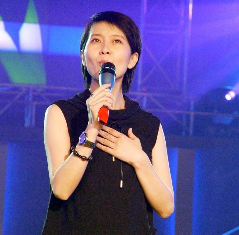 回顾一级演员甘萍没破坏黎兵婚姻是他主动追的我现在很幸福