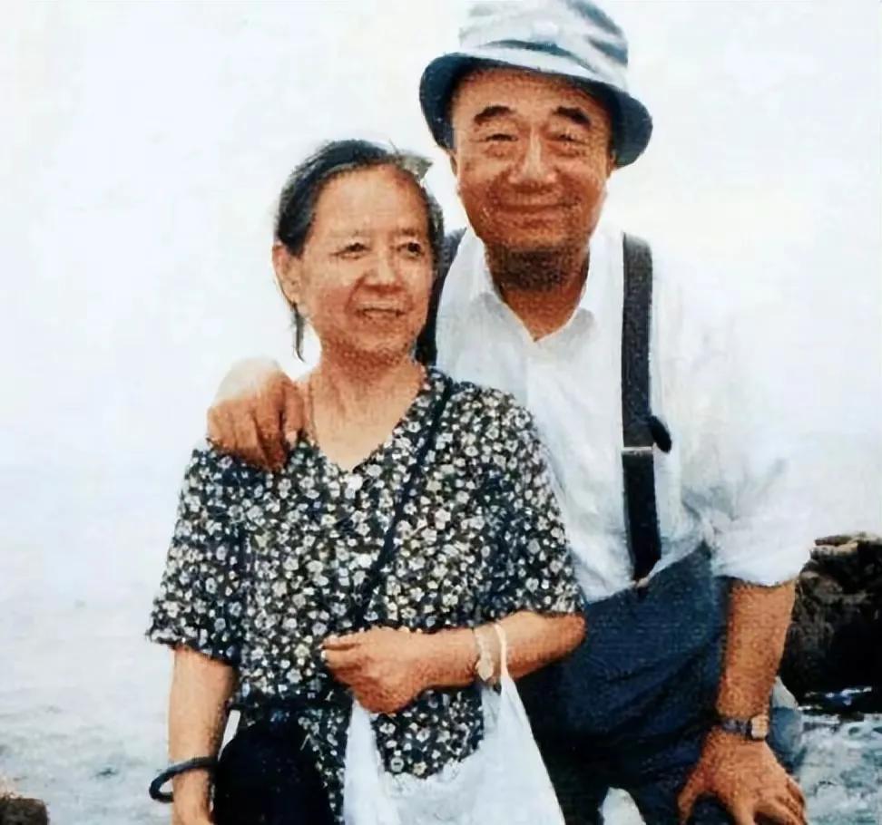 回顾演员李丁去世11年后儿子早逝与妻子相伴57年的爱让人泪目