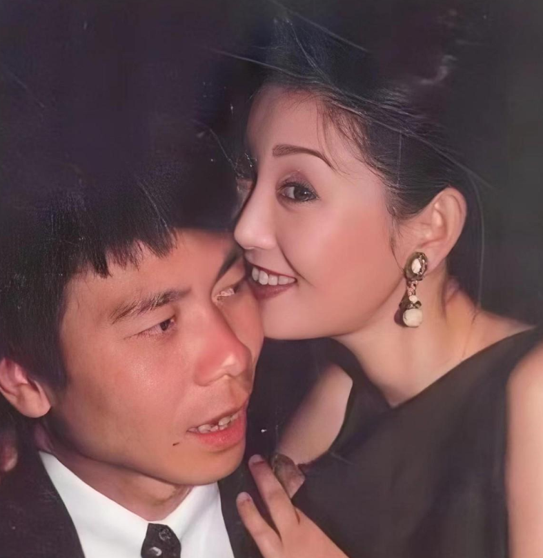 回顾冯小刚女儿冯思羽心疼被抛弃的生母也同情继母徐帆的遭遇