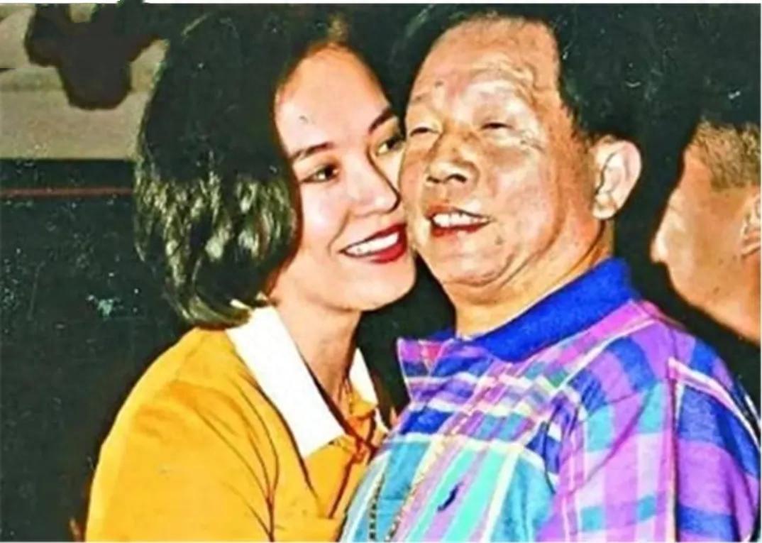 回顾翁静晶声讨成龙偷情致上司坠亡将双面尼姑拉下马