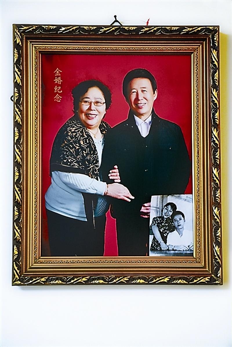 回顾艺术家田连元晚年痛失公务员儿子他和老伴将儿媳当女儿