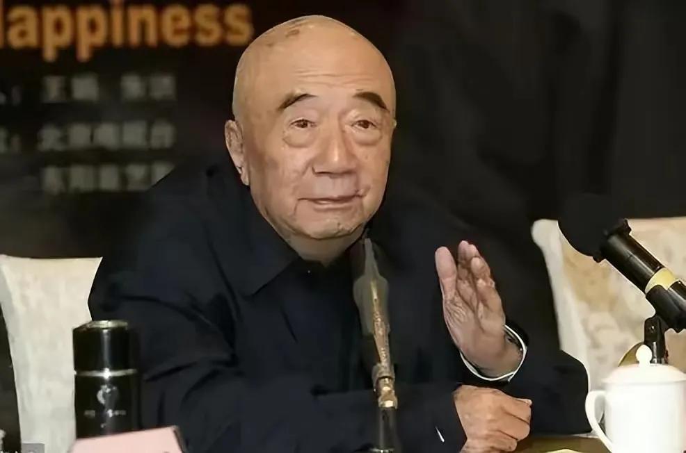 回顾演员李丁:去世11年后儿子早逝,与妻子相伴57年的爱让人泪目