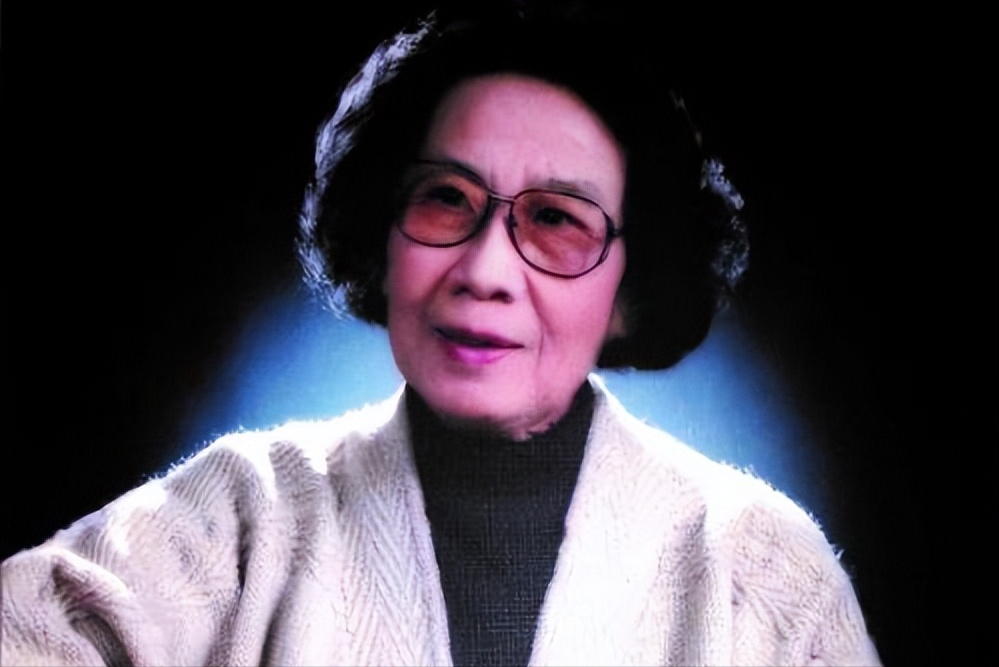 那时不仅他的正妻和儿子会对他唾骂,就连下人都看不起她,对此张春帆