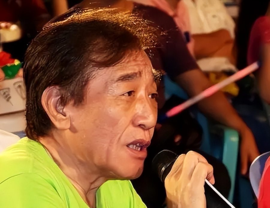 回顾张帝三婚小33岁的女儿闺蜜为妻