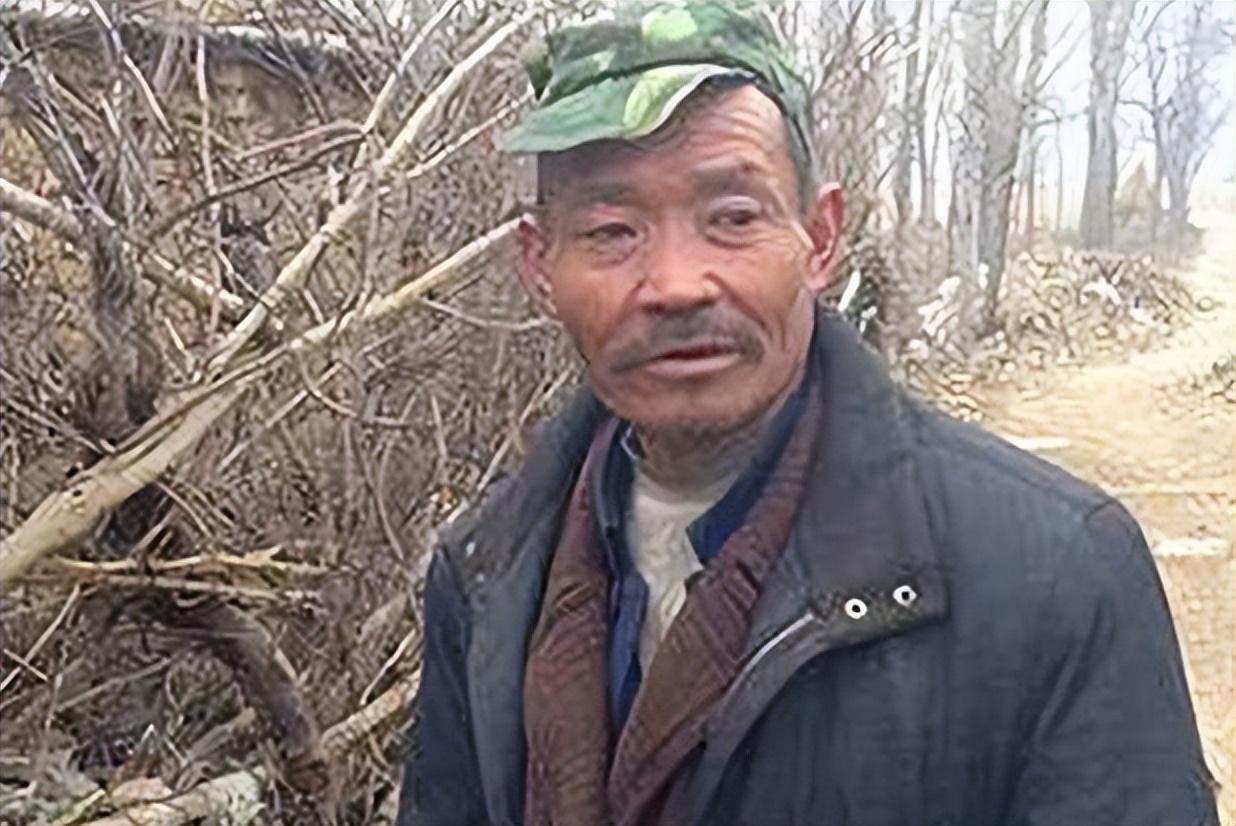 智障老人的盖房执念