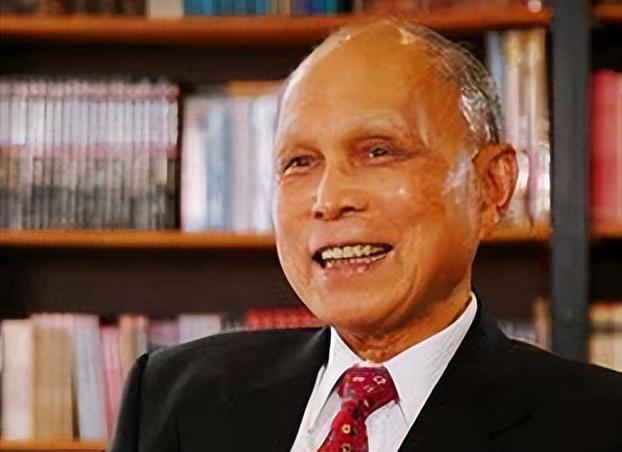 98年张子强被处决后媒体问谁害了他80岁张母沉默后嗜赌如命