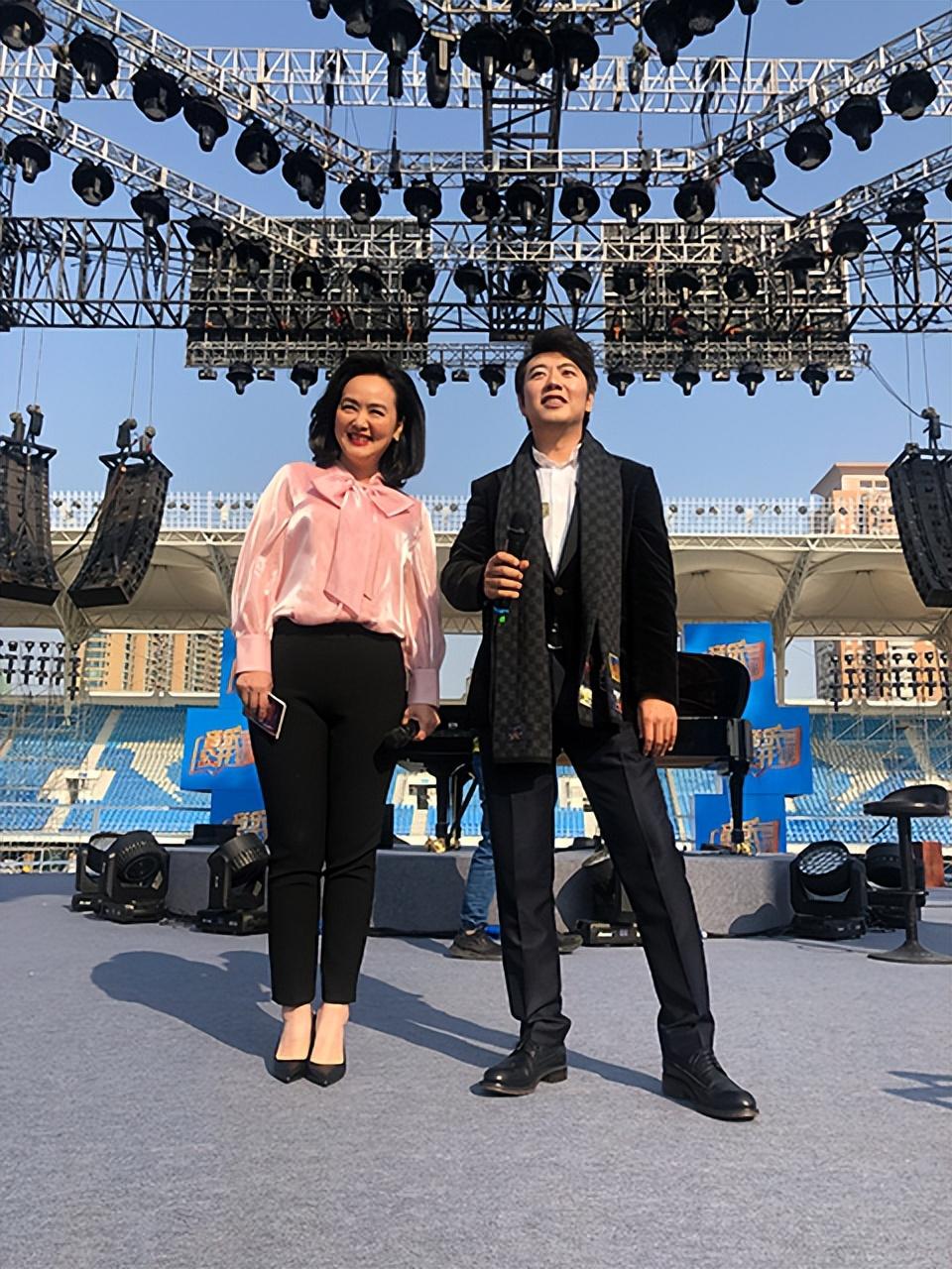 回顾央视主持人孙小梅曾经被万人追捧事业巅峰却隐退幕后