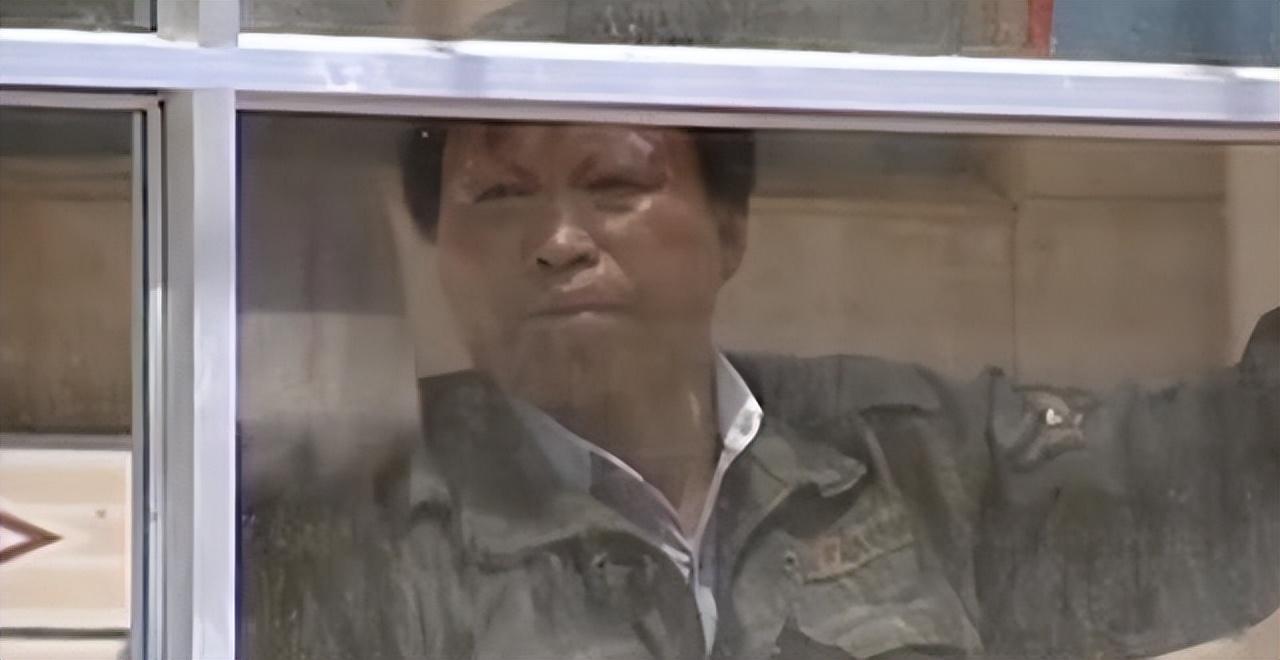 虽然他不曾后悔冒死救祁忠文,可是祁维疆偷偷离开的做法还是让他很长