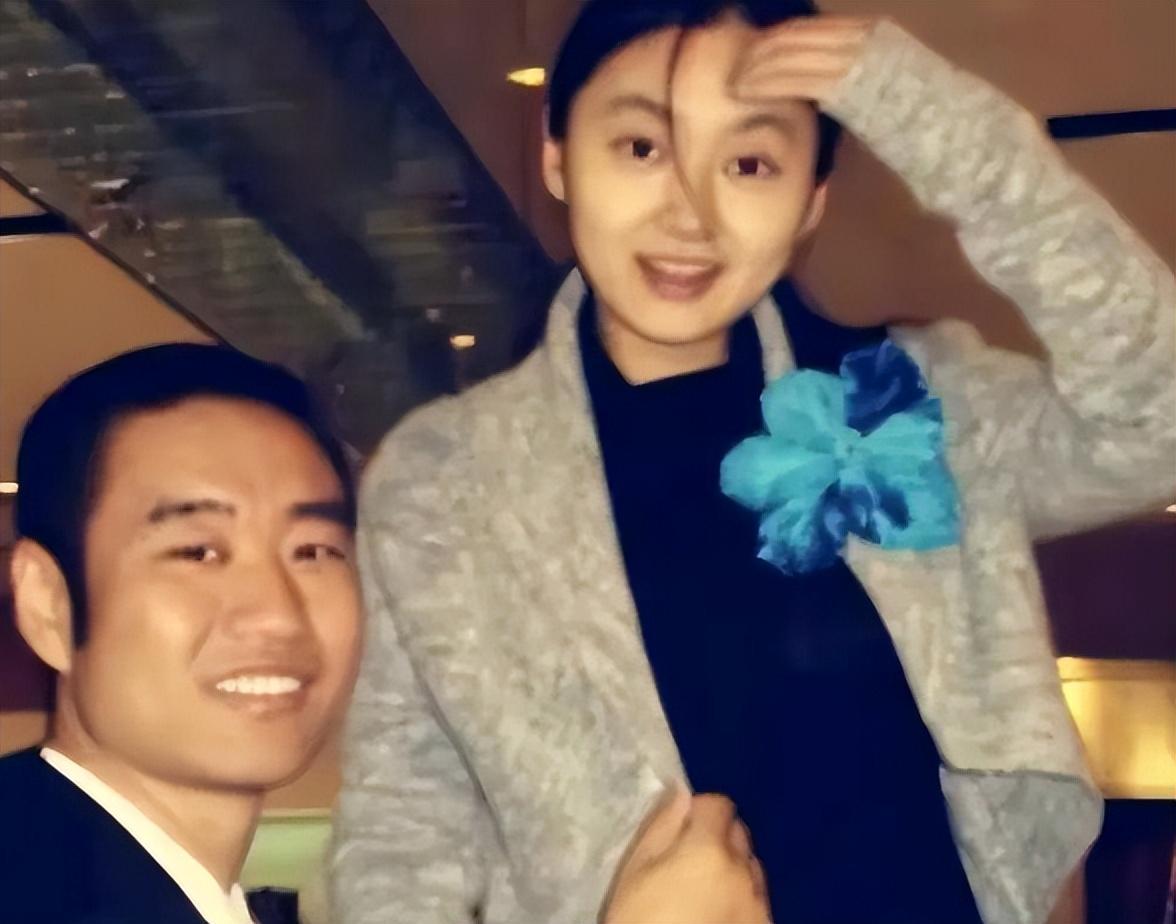 2011年广东三男孩深夜用石头砸车一女子被砸身亡死者身份特殊