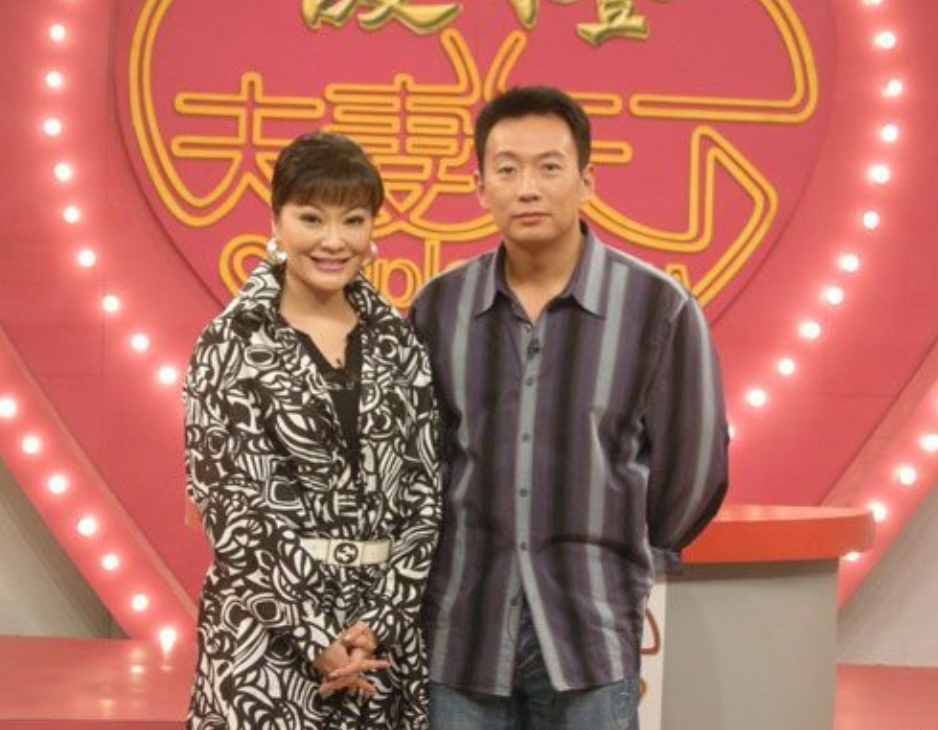 回顾前央视主持王小骞与丈夫丁克婆婆用一妙计让她有了女儿