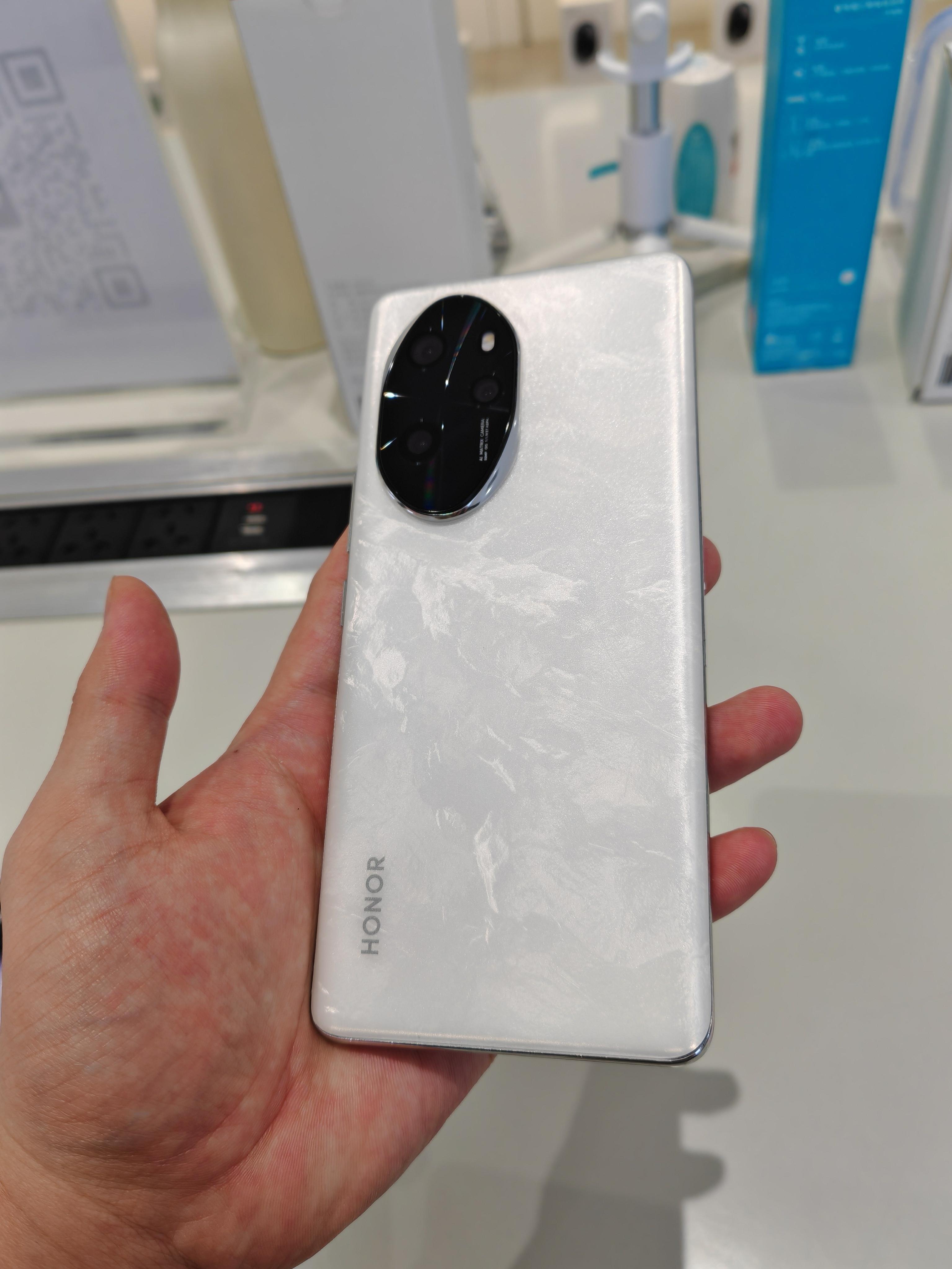 全方位测评荣耀 100 pro:颠覆体验的性能利器