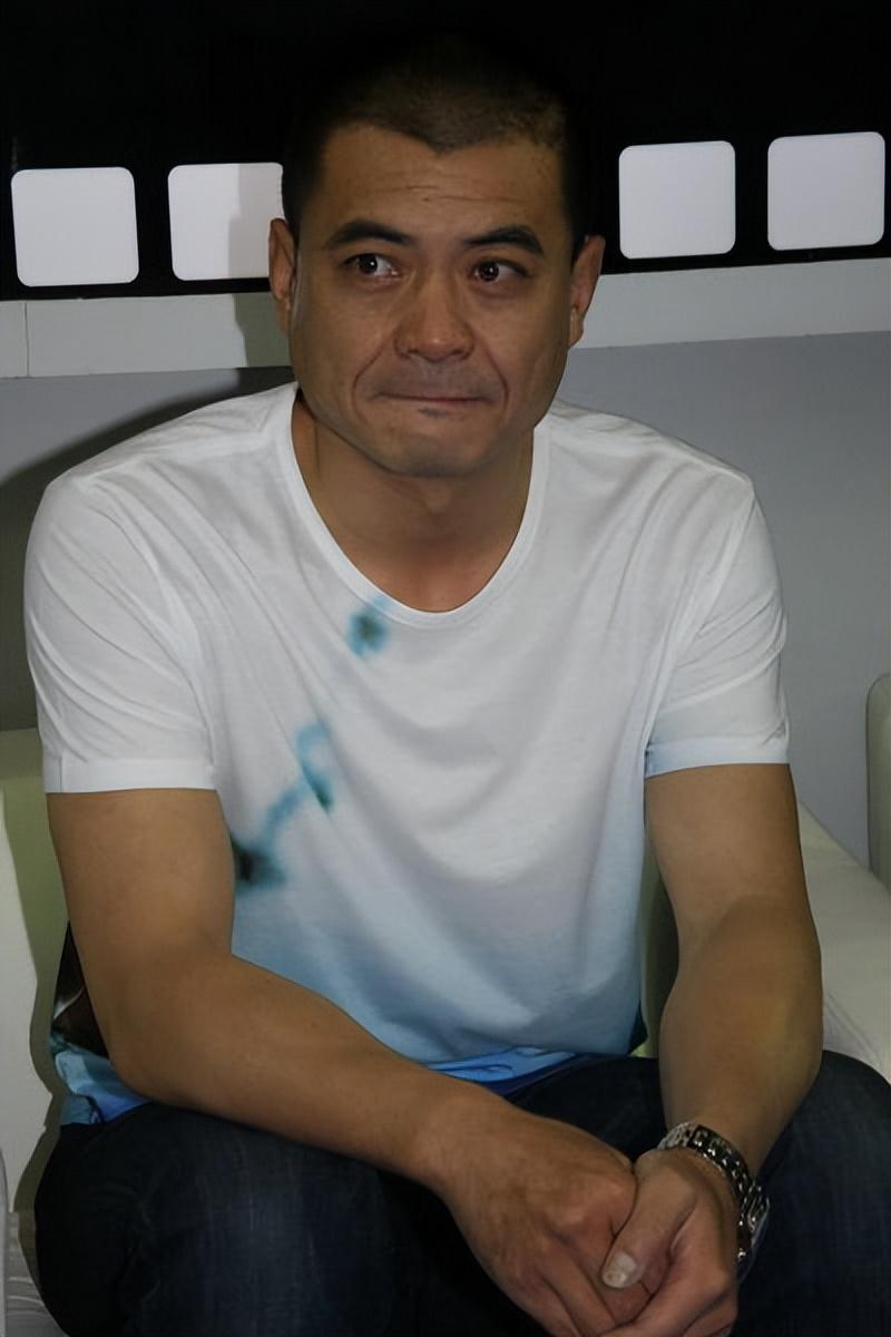 回顾王新军家人相继离世如今的我不敢老去还要照顾老母亲
