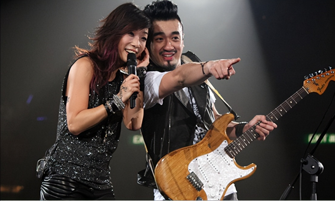 回顾林忆莲李宗盛为她离婚陈辉虹等她20年今57岁却孤单一人