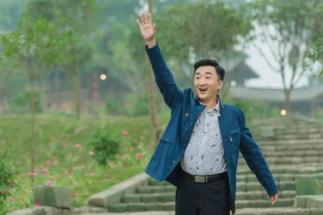 回顾刘伯勋40岁二胎得女41岁突然离世将悲痛留给妻子与儿女