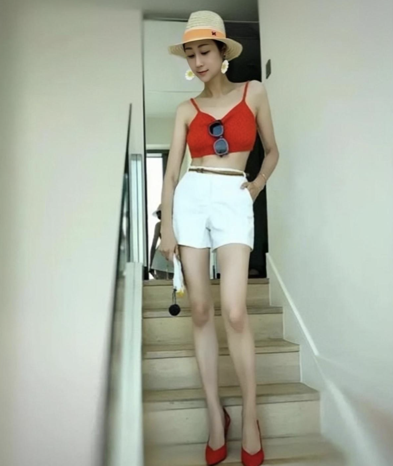 回顾蒋丽莎:5年剖4胎,从来不坐月子,如今38岁的她,老过54岁的丈夫