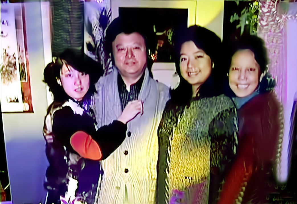 回顾歌唱家胡松华初恋妻子病逝后女儿引领他在悲痛中坚强