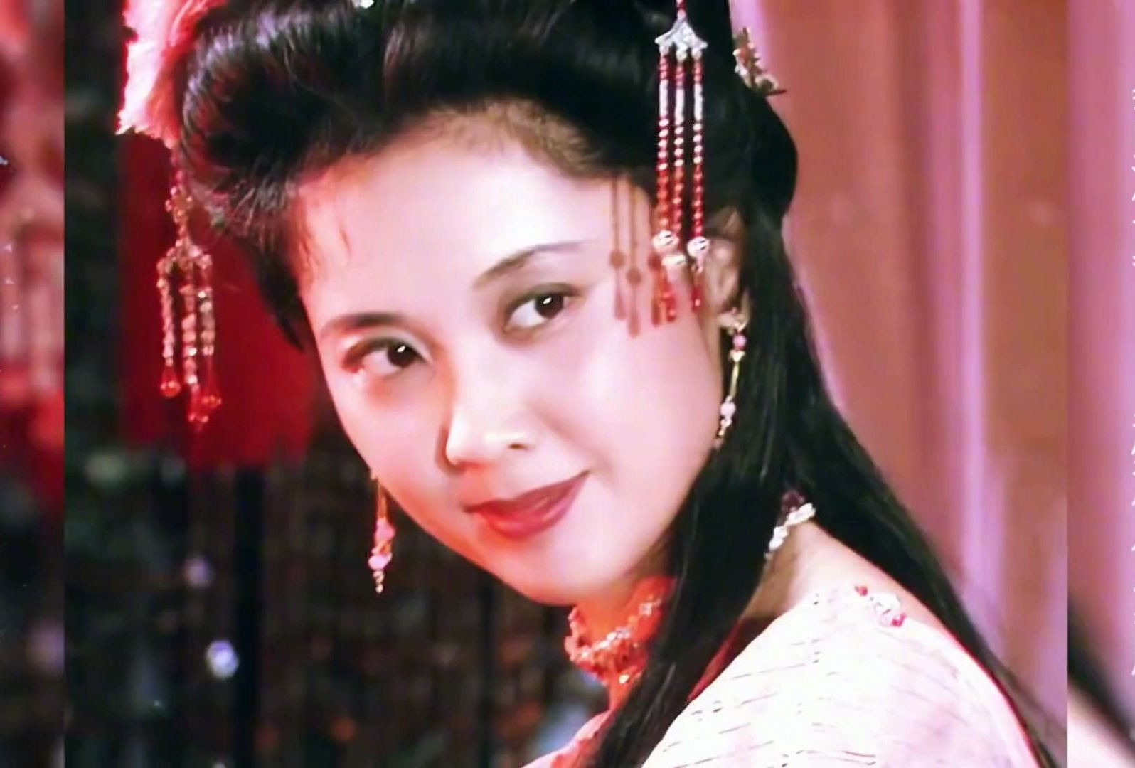 回顾红极一时的朱琳丈夫原是工人当年的一个错误决定遗憾终生