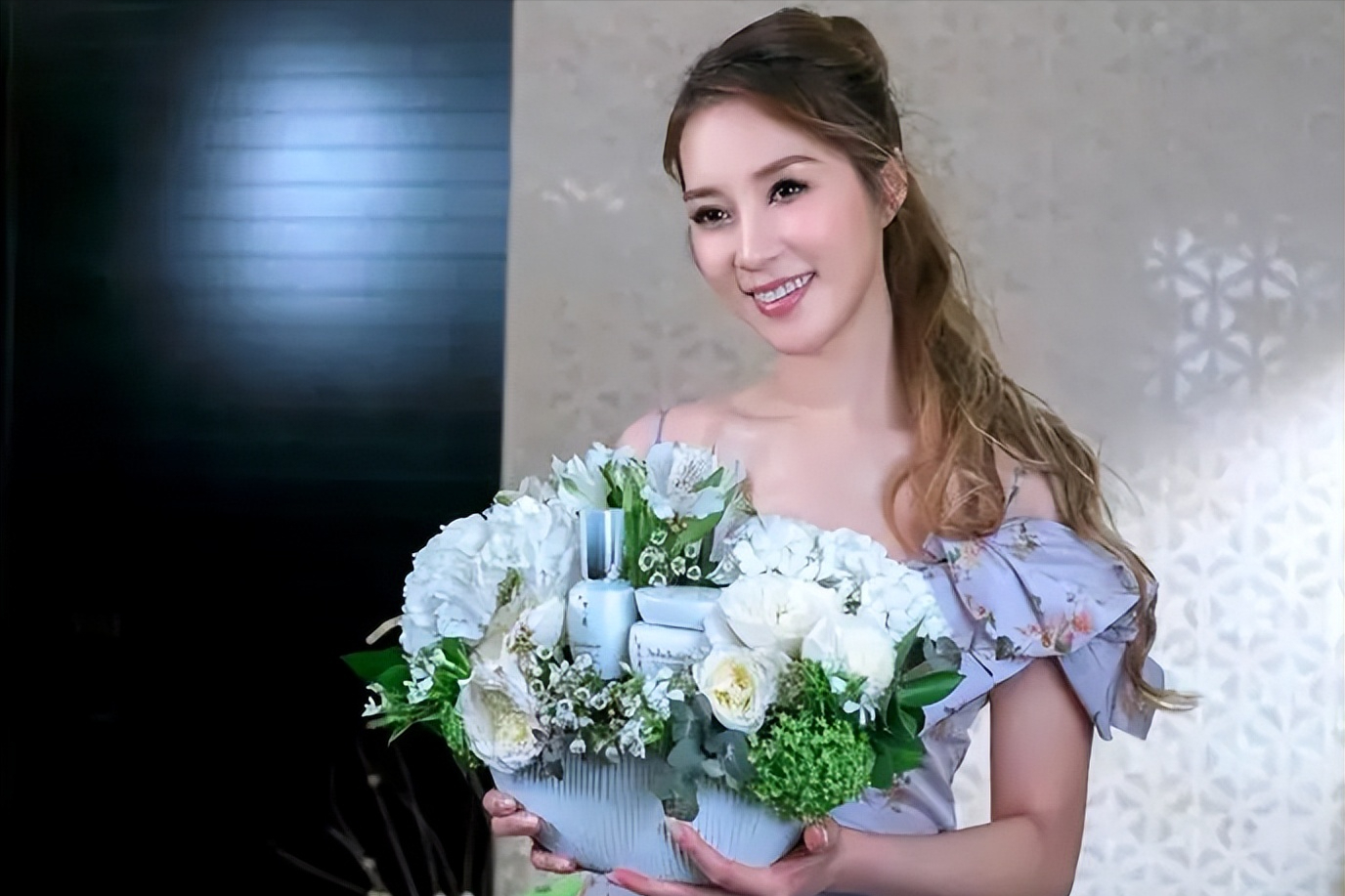 回顾徐子淇:生一个儿子公公奖励10亿,年仅30身价超千亿