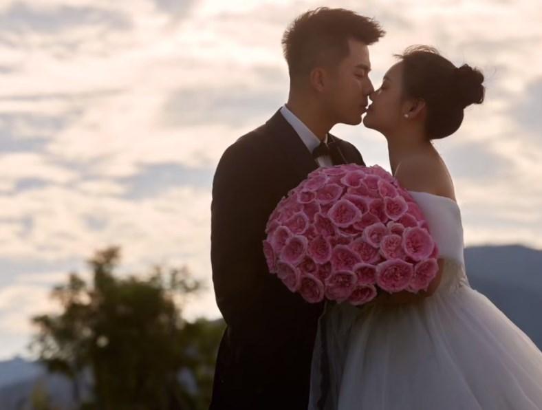 回顾安徽女孩陪老公抗白血病失败带娃嫁初恋前公公出嫁妆支持