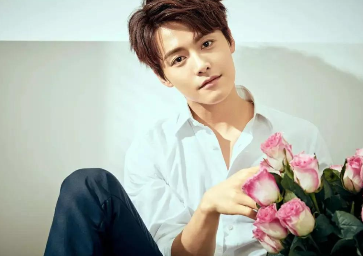 回顾马天宇目睹弟弟被抵债错过爷爷葬礼成名后不忘姐姐恩情