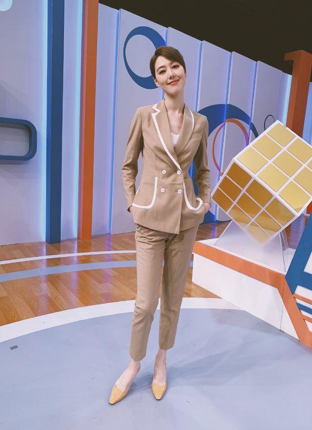 回顾王冠从上海走出的央视美女主持人男友在雾中迷路了