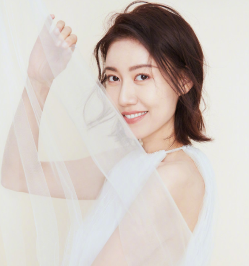 回顾演员高露出道24年无绯闻低调嫁圈外丈夫现越活越有魅力