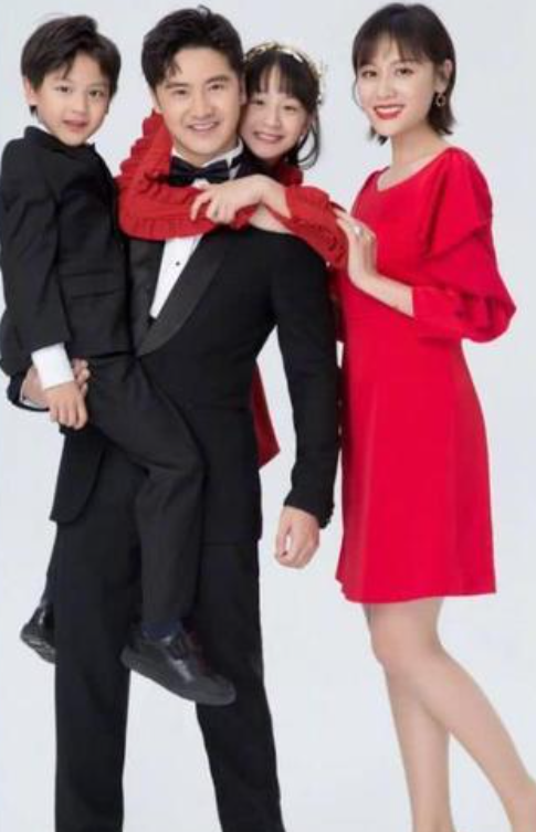 回顾超女叶一茜23岁嫁给田亮4年连生2胎如今还想拼三胎