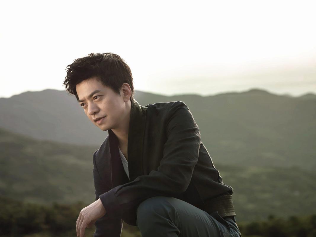 回顾李健我们听的不仅是音乐更多的是看他的睿智文化与气质