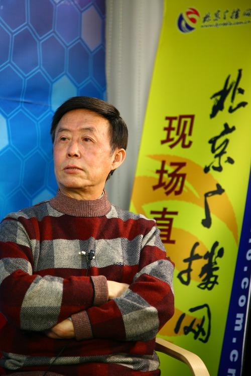 回顾艺术家田连元晚年痛失公务员儿子他和老伴将儿媳当女儿