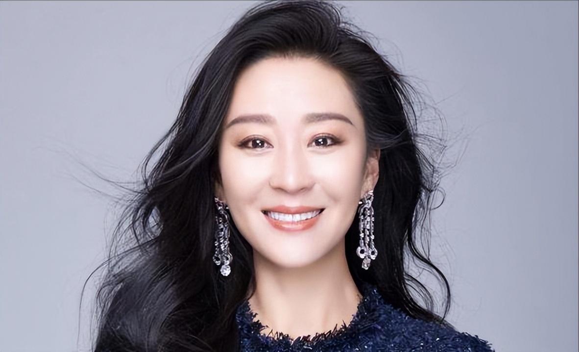 回顾苗圃被王大治狂追20年拒绝罗晋伤情李亚鹏身价7个亿