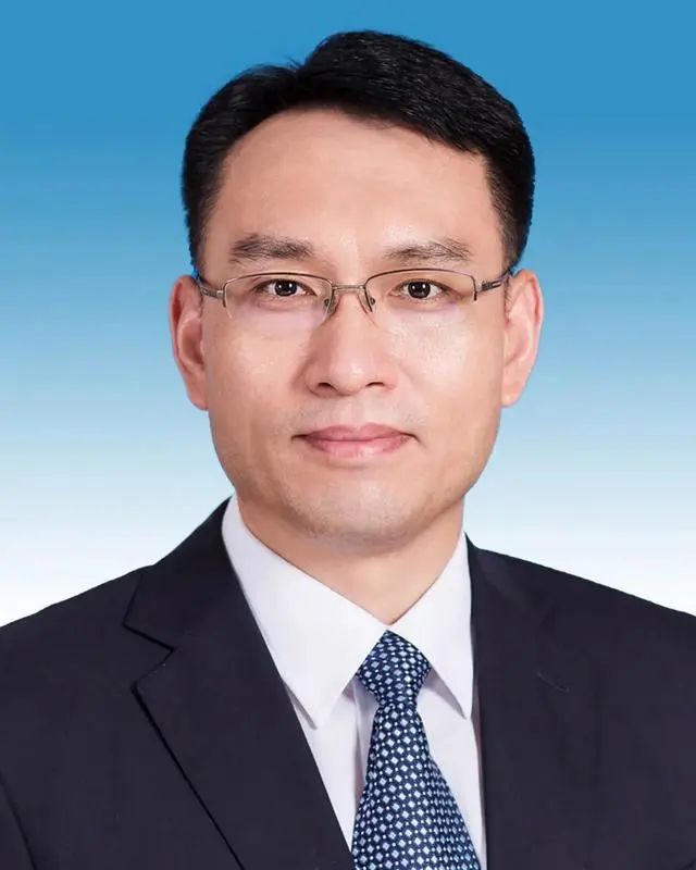 张洪泉:你唱罢来我登场,原书记官宣被查不到2小时新书记上任