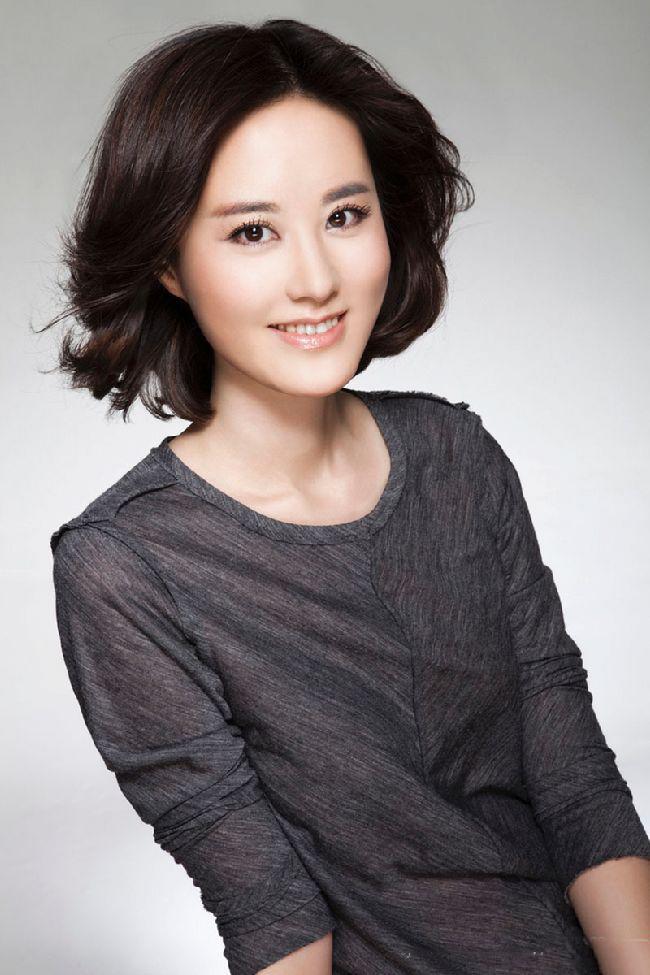 回顾秦方从重庆走出的央视美女主持人男友在雾中迷路