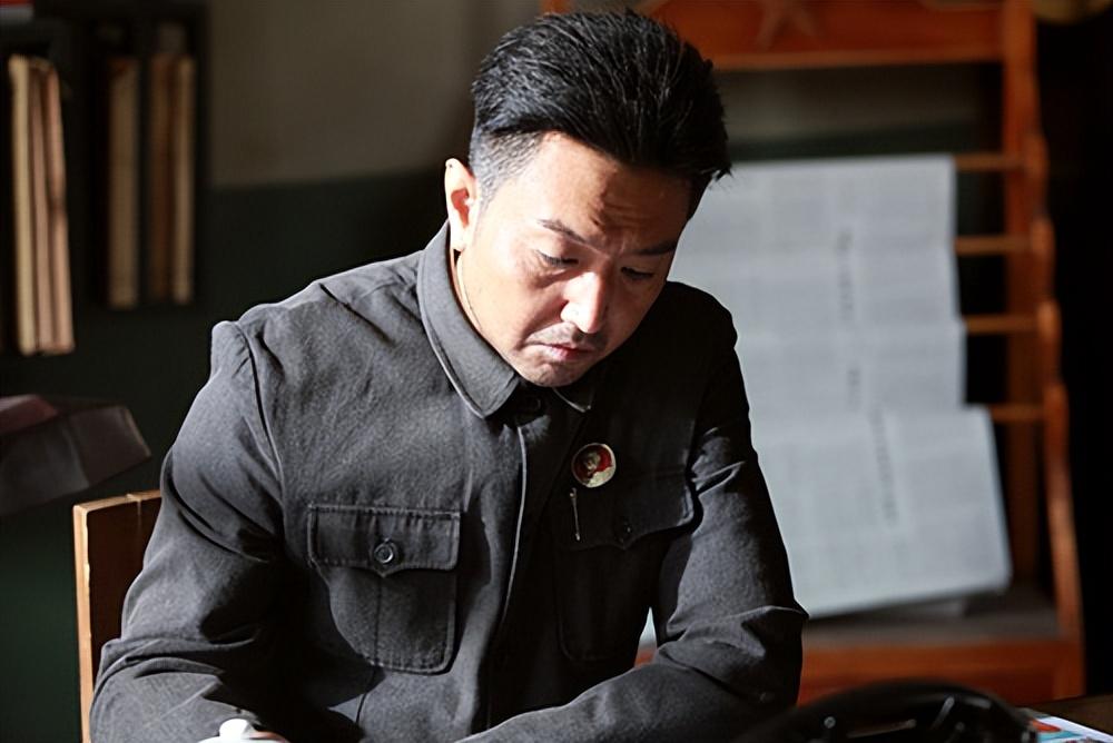 回顾男星刘向京辞职陪母亲抗癌离婚再婚更懂人生