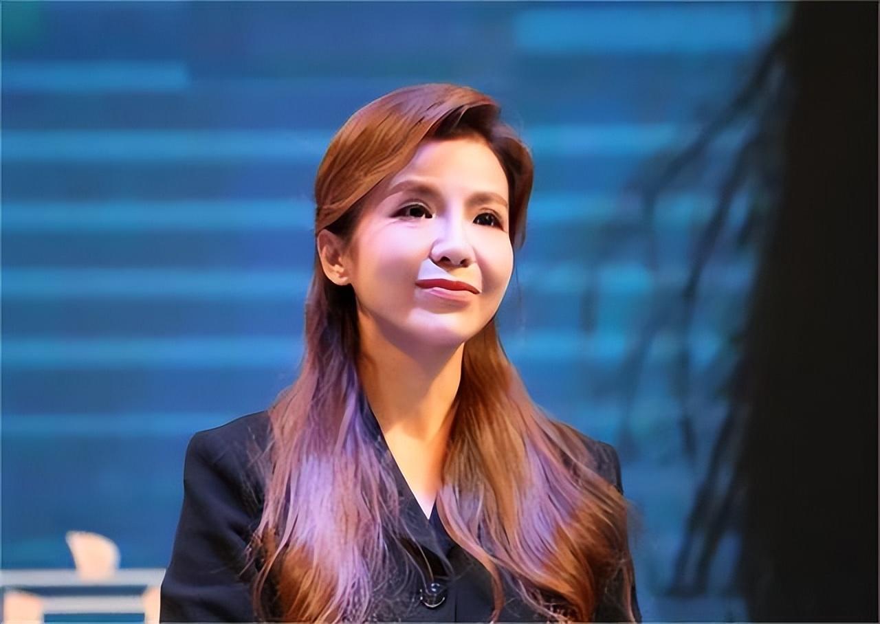 回顾著名主持朱迅我是婆婆的孝顺女儿共同加柴炉火才更旺