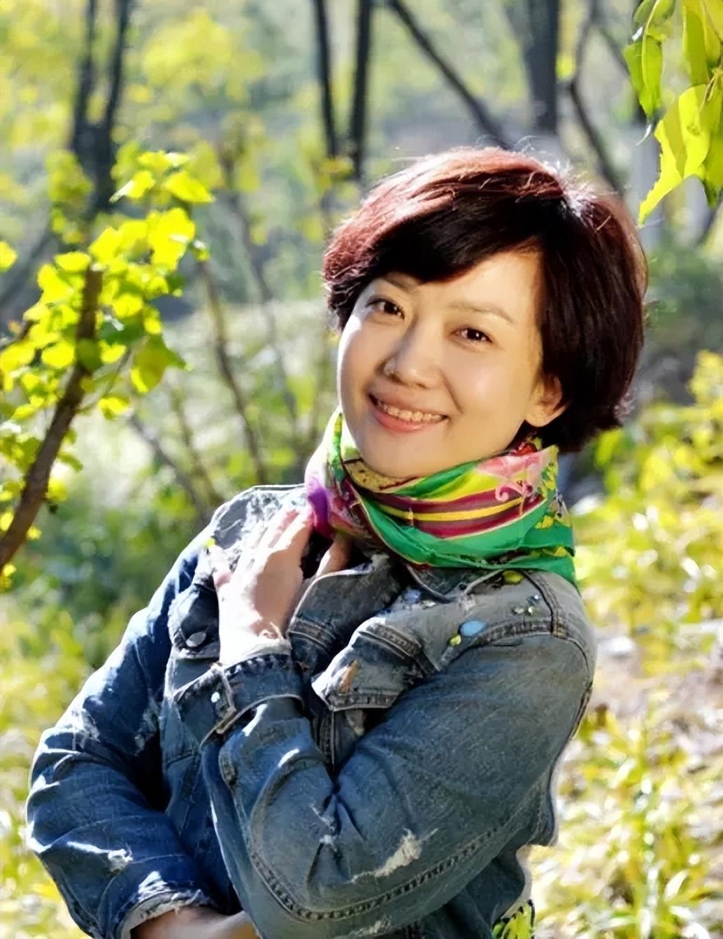 回顾王端端从辽宁走出来的央视著名主持人男友在雾中迷路了