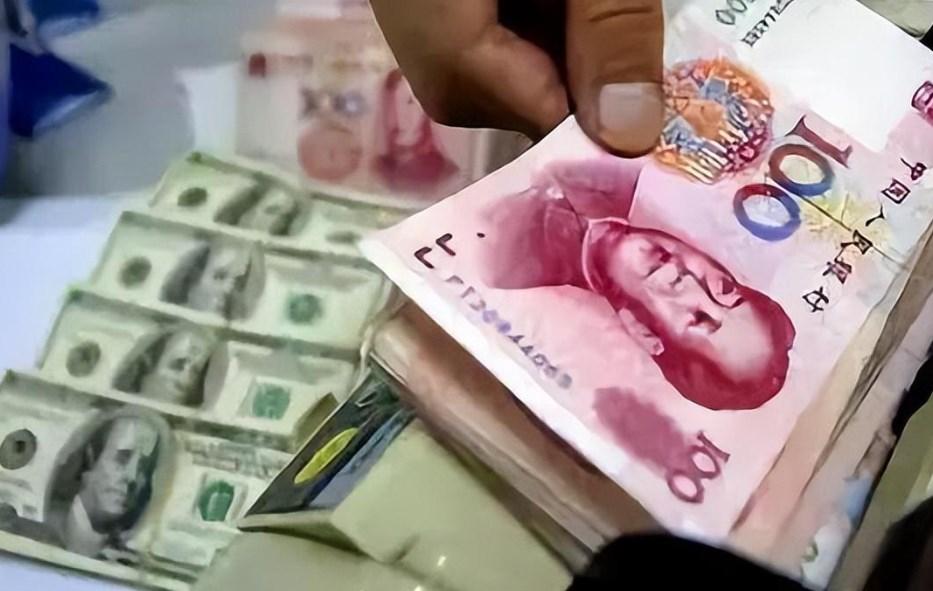 极力阻拦女儿出国,最终拗不过女儿,拿出7万块血汗钱送女儿出国