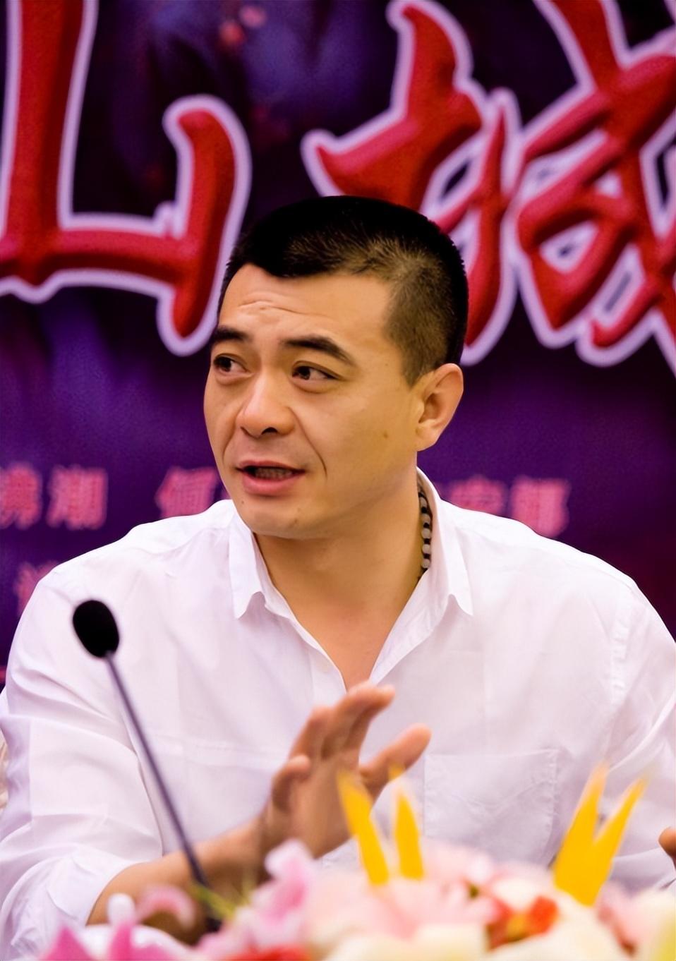 回顾王新军家人相继离世如今的我不敢老去还要照顾老母亲