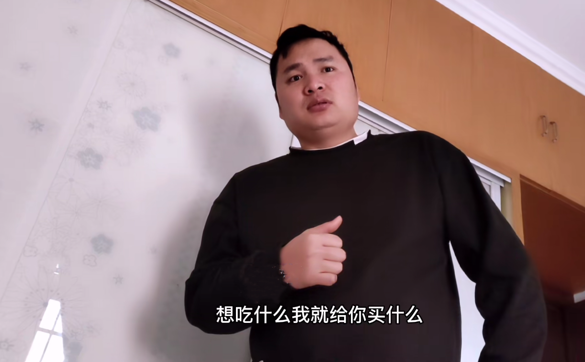 最后,小伙提出约小宁吃饭,顺便展示一下自己的拍照技术.